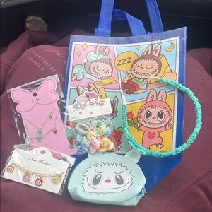 Labubu cartoon monster gift bundle premium six pieces nwt